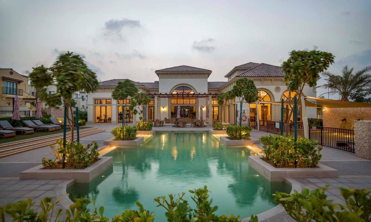 Готовые виллы Mishrif Village в средиземноморском стиле от Select Group